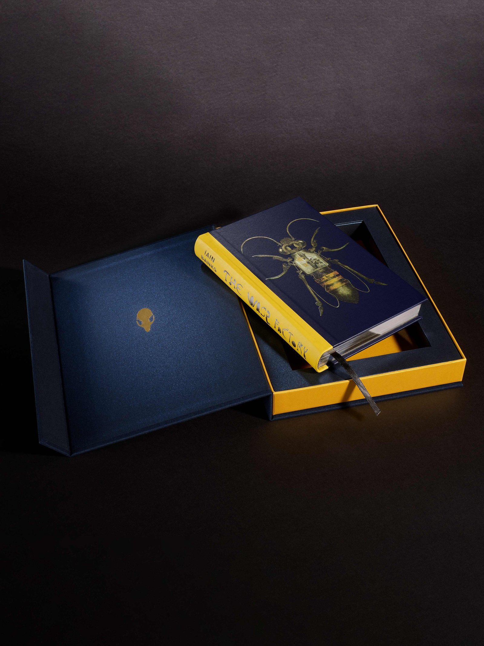 Folio Society The Wasp Factory limited edition - open clamshell box with the book resting inside - fivestaredition.com